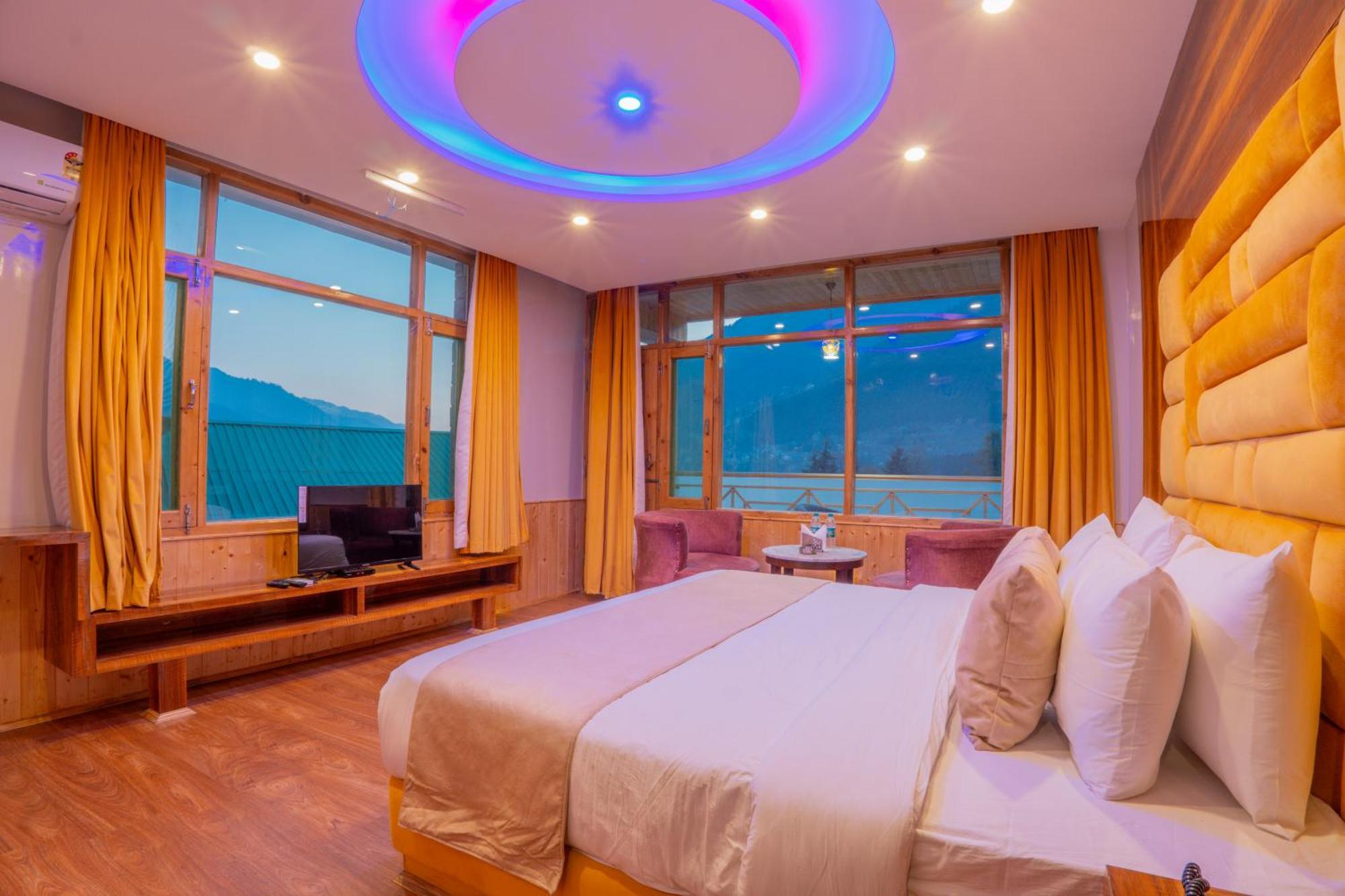 West Western Resort Manali #Neartomallroad #Gym #Lawn #Playingzone #Pooltable #Kidsfriendly #Mountainview #Tabletennis #Familyfriendly #Privateparking מראה חיצוני תמונה