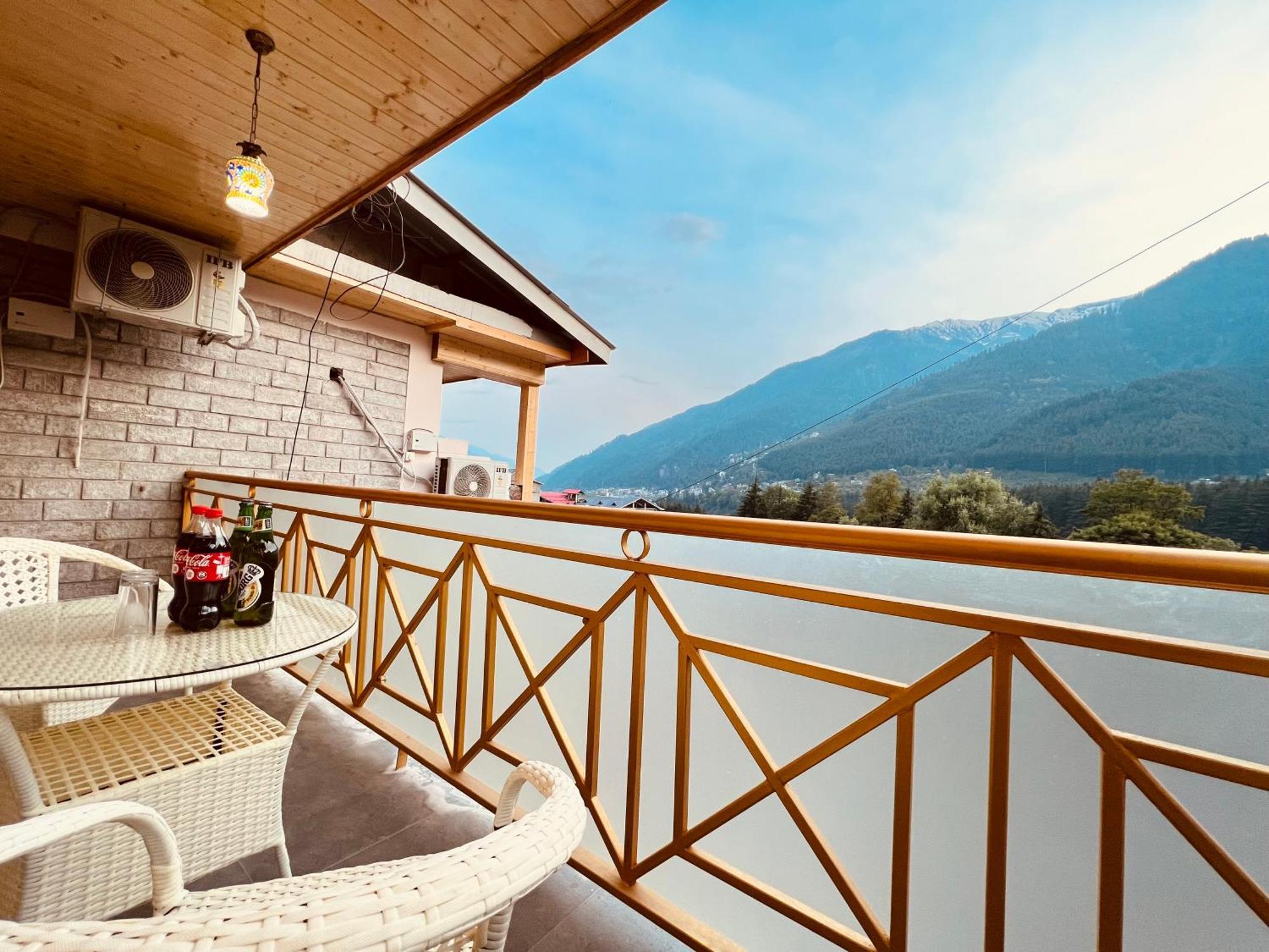 West Western Resort Manali #Neartomallroad #Gym #Lawn #Playingzone #Pooltable #Kidsfriendly #Mountainview #Tabletennis #Familyfriendly #Privateparking מראה חיצוני תמונה