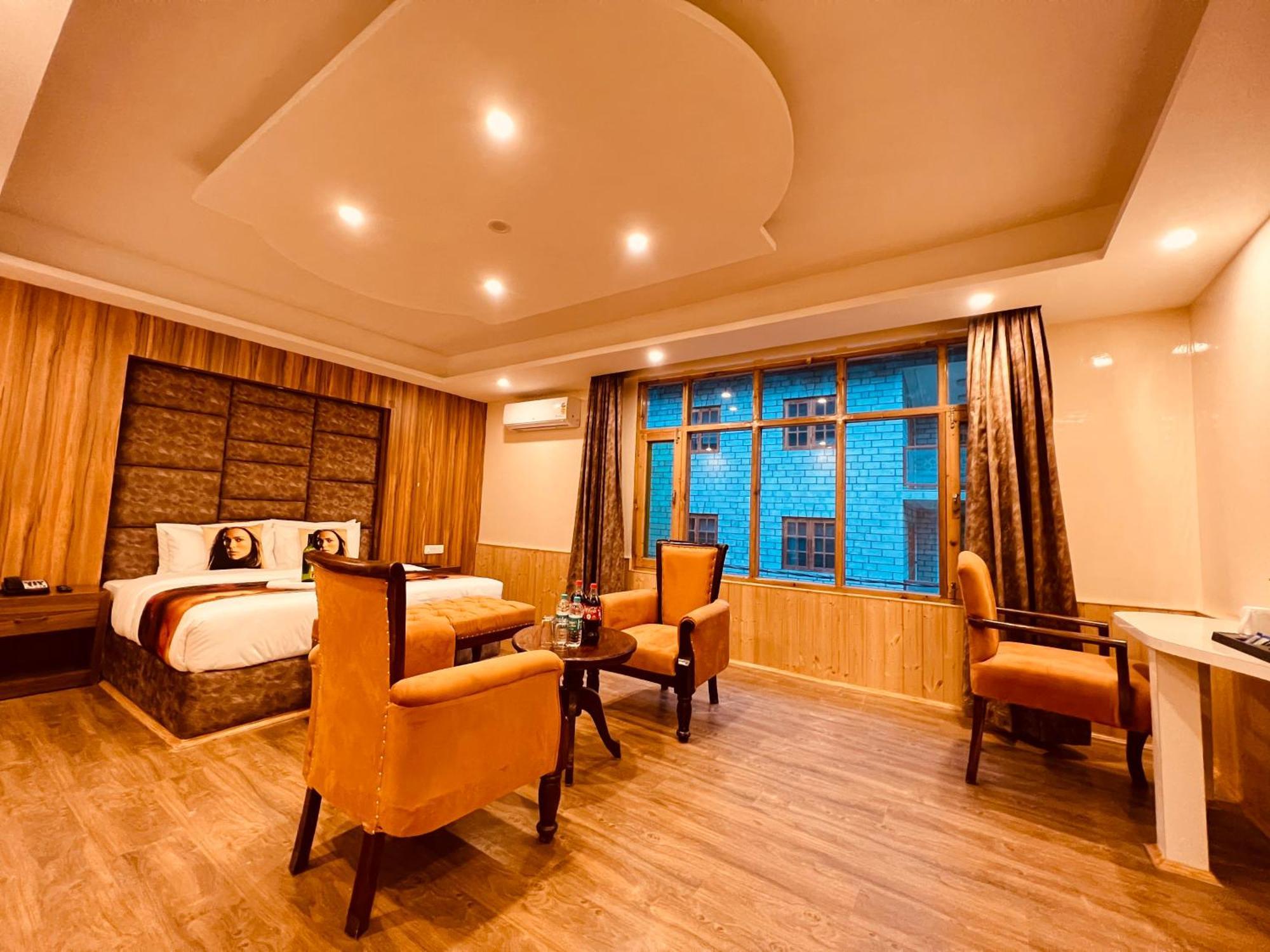 West Western Resort Manali #Neartomallroad #Gym #Lawn #Playingzone #Pooltable #Kidsfriendly #Mountainview #Tabletennis #Familyfriendly #Privateparking מראה חיצוני תמונה