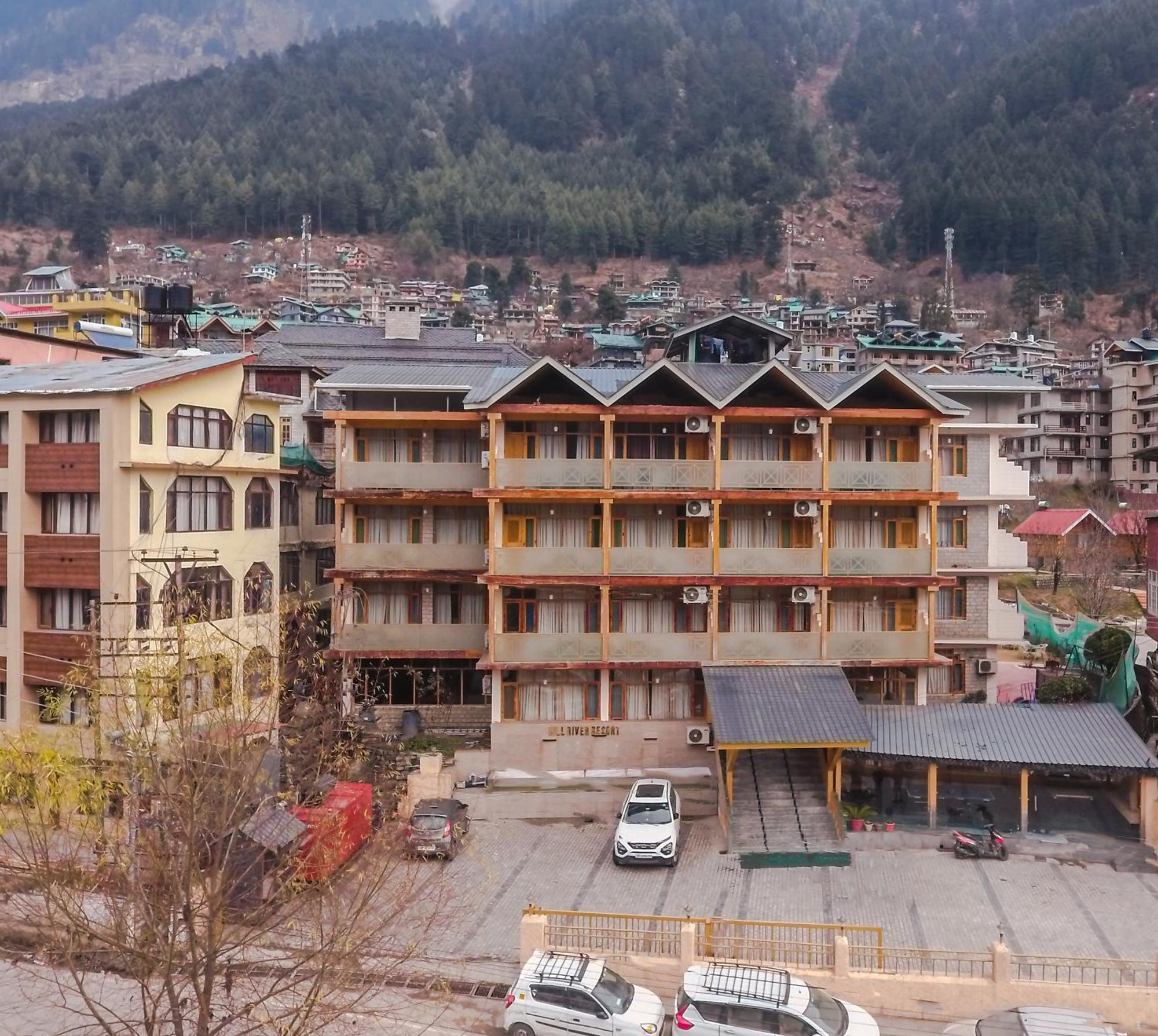 West Western Resort Manali #Neartomallroad #Gym #Lawn #Playingzone #Pooltable #Kidsfriendly #Mountainview #Tabletennis #Familyfriendly #Privateparking מראה חיצוני תמונה
